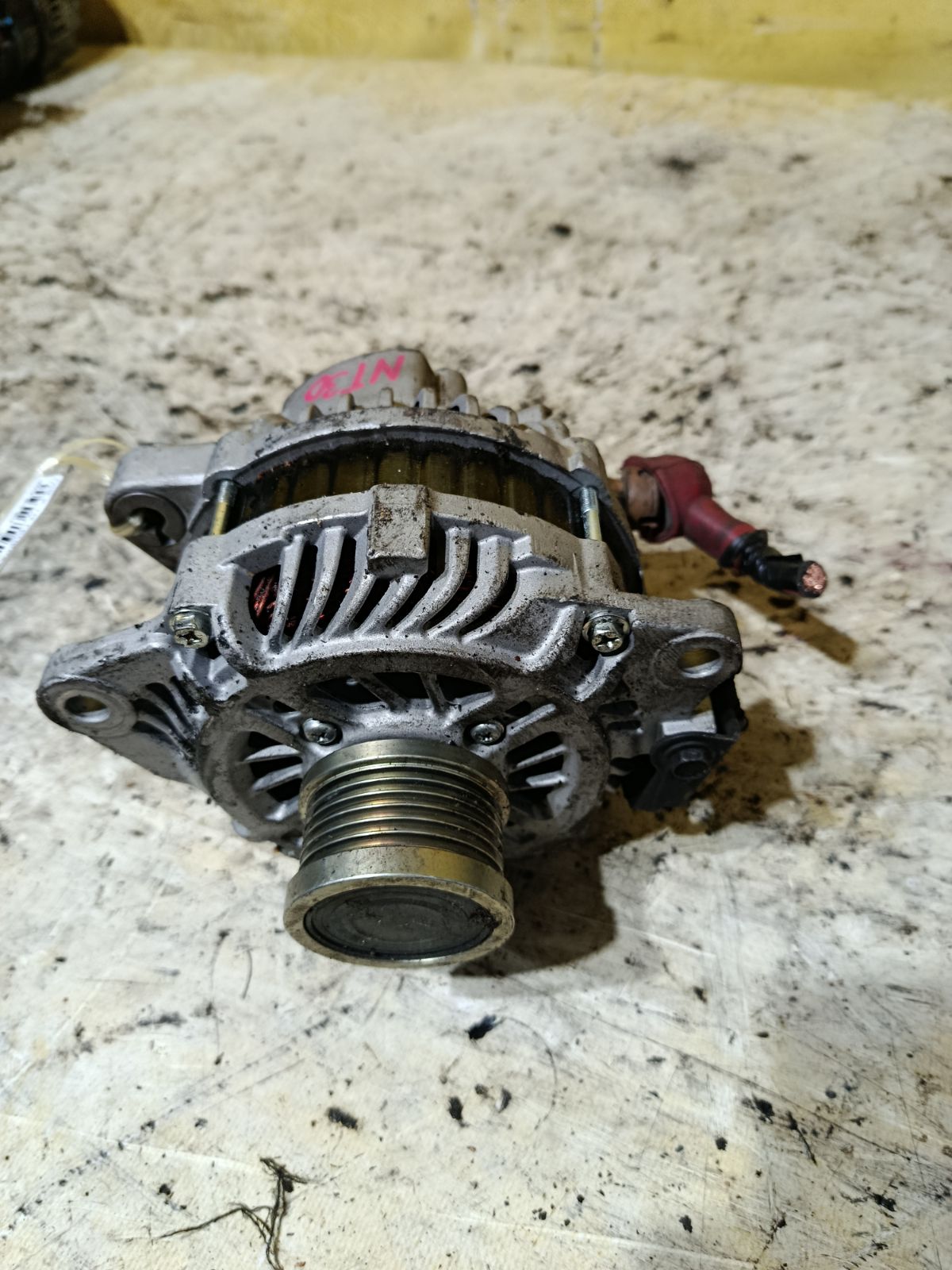 Генератор на Nissan X-Trail NT30 QR20DE Фото 4