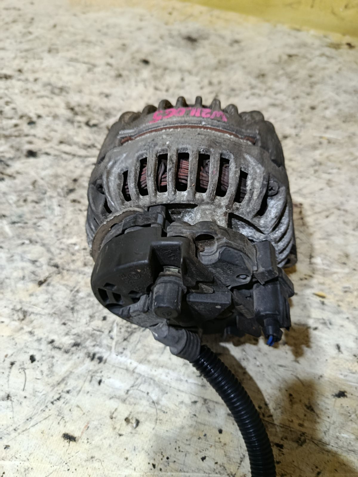 Генератор A0121541302, 0124615012 на Mercedes-Benz E-Class W211.065 112.949 Фото 2