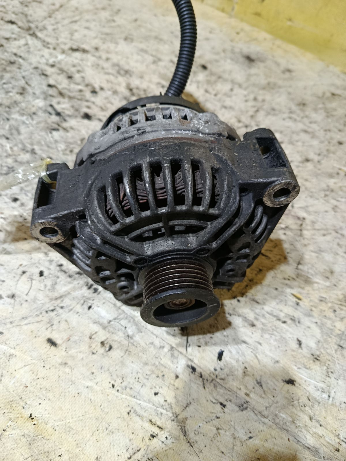 Генератор A0121541302, 0124615012 на Mercedes-Benz E-Class W211.065 112.949 Фото 4