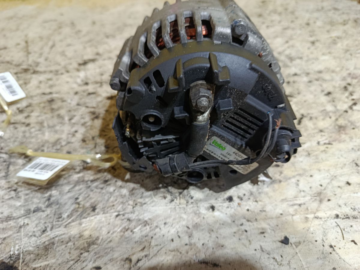 Генератор на Volkswagen Golf V 1K Фото 3