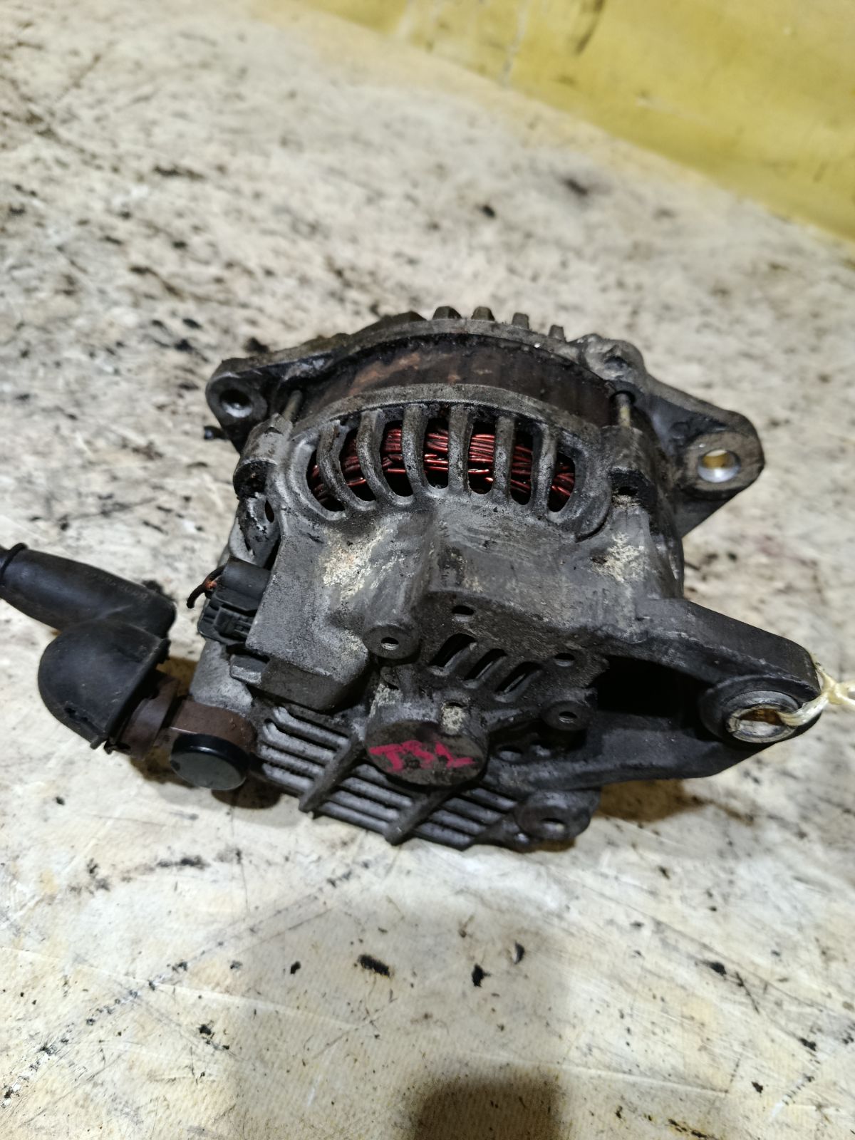 Генератор 23100-2Y005 на Nissan Teana J31 VQ23DE Фото 4