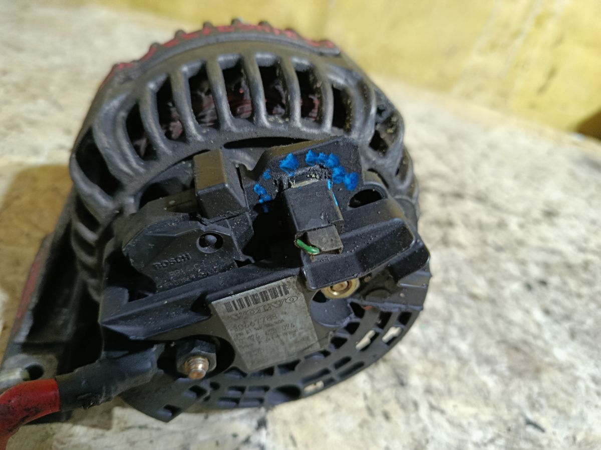 Генератор 30667788, 0124625024 на Volvo Xc90 CZ D5244T Фото 3