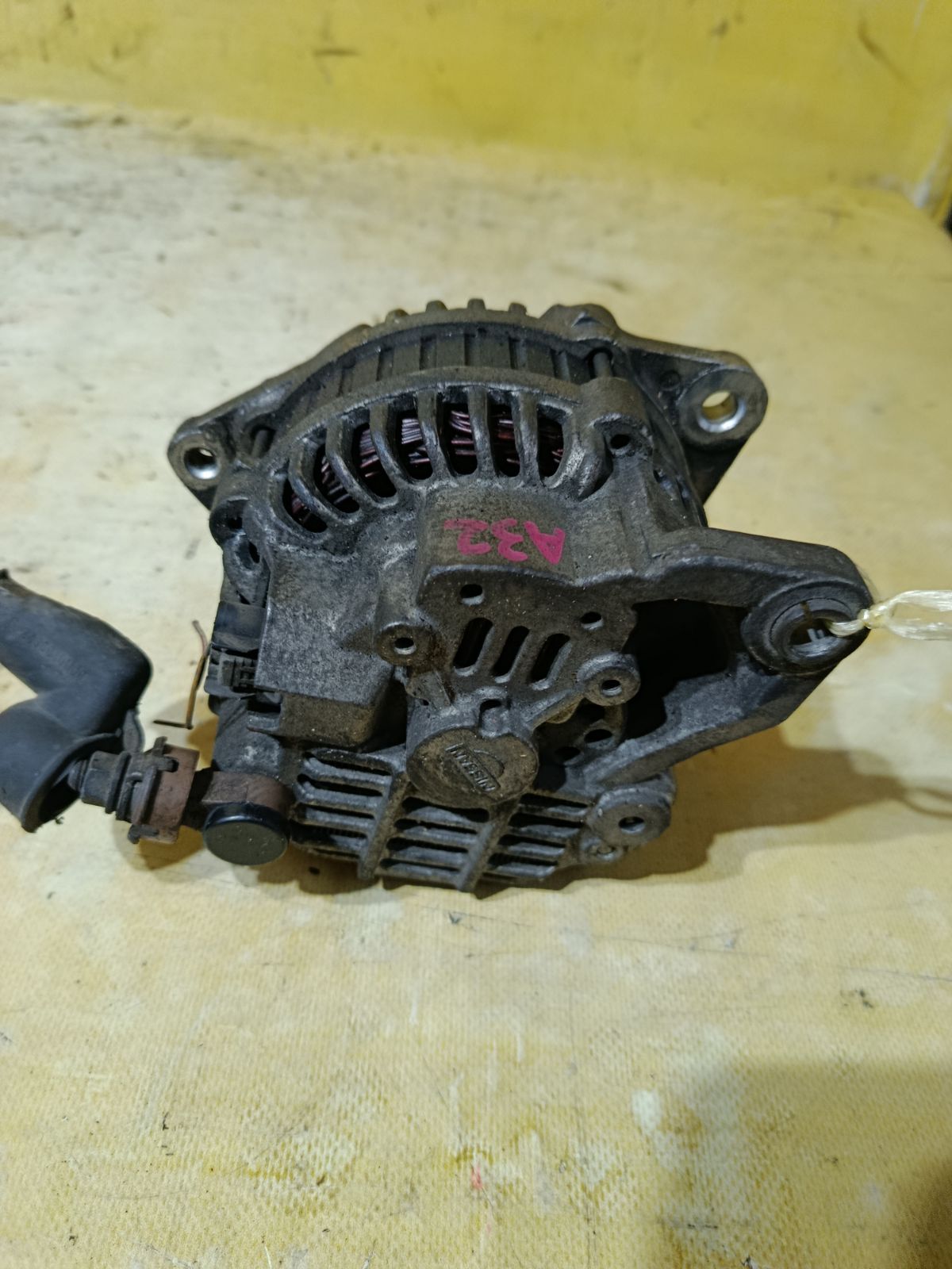 Генератор 23100 31U00, LC-008-0004 на Nissan Cefiro A32 VQ20DE Фото 2