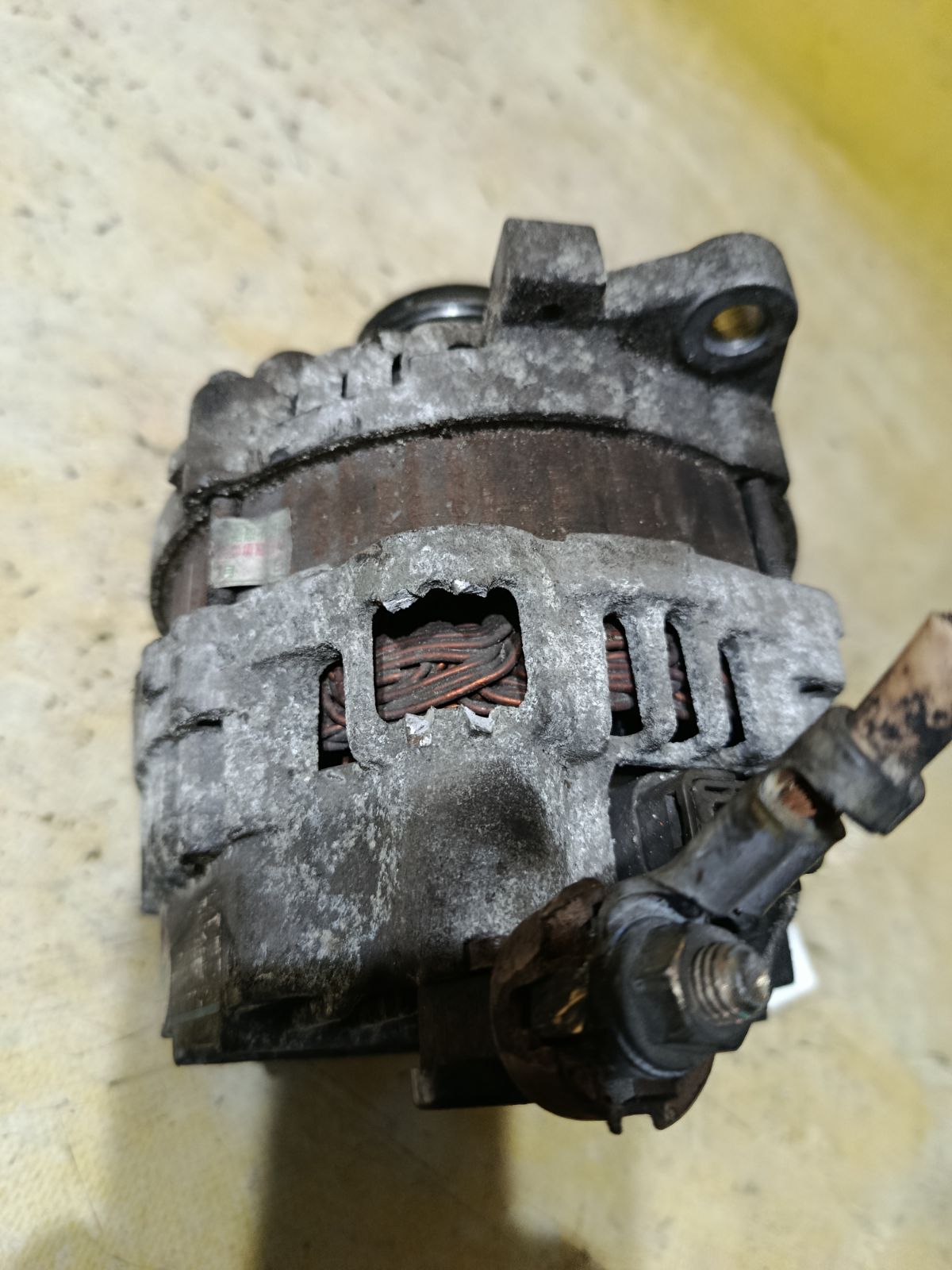 Генератор 23100-AU410 на Nissan X-Trail NT30 QR20DE Фото 3