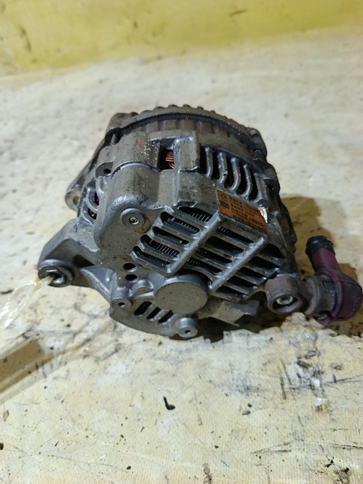 Генератор 23100-JG010 на Nissan X-Trail NT30 QR20DE Фото 2