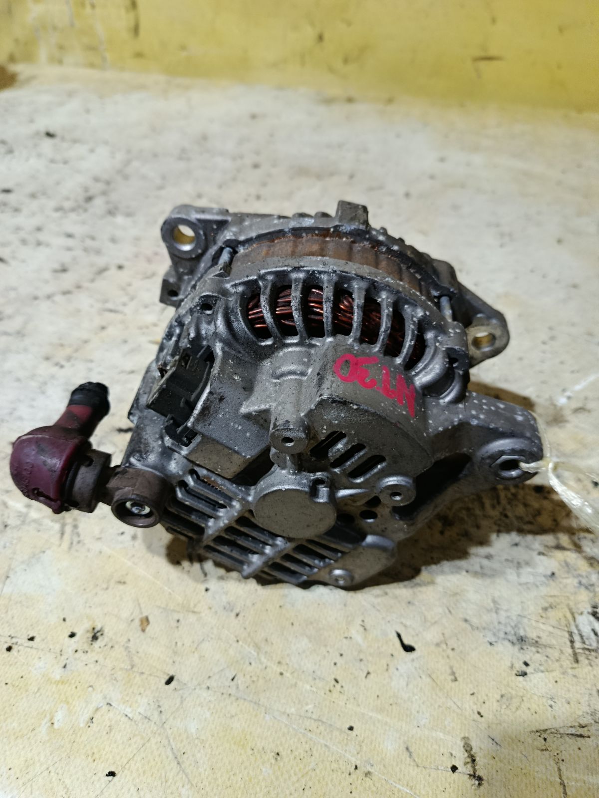 Генератор 23100-JG010 на Nissan X-Trail NT30 QR20DE Фото 3