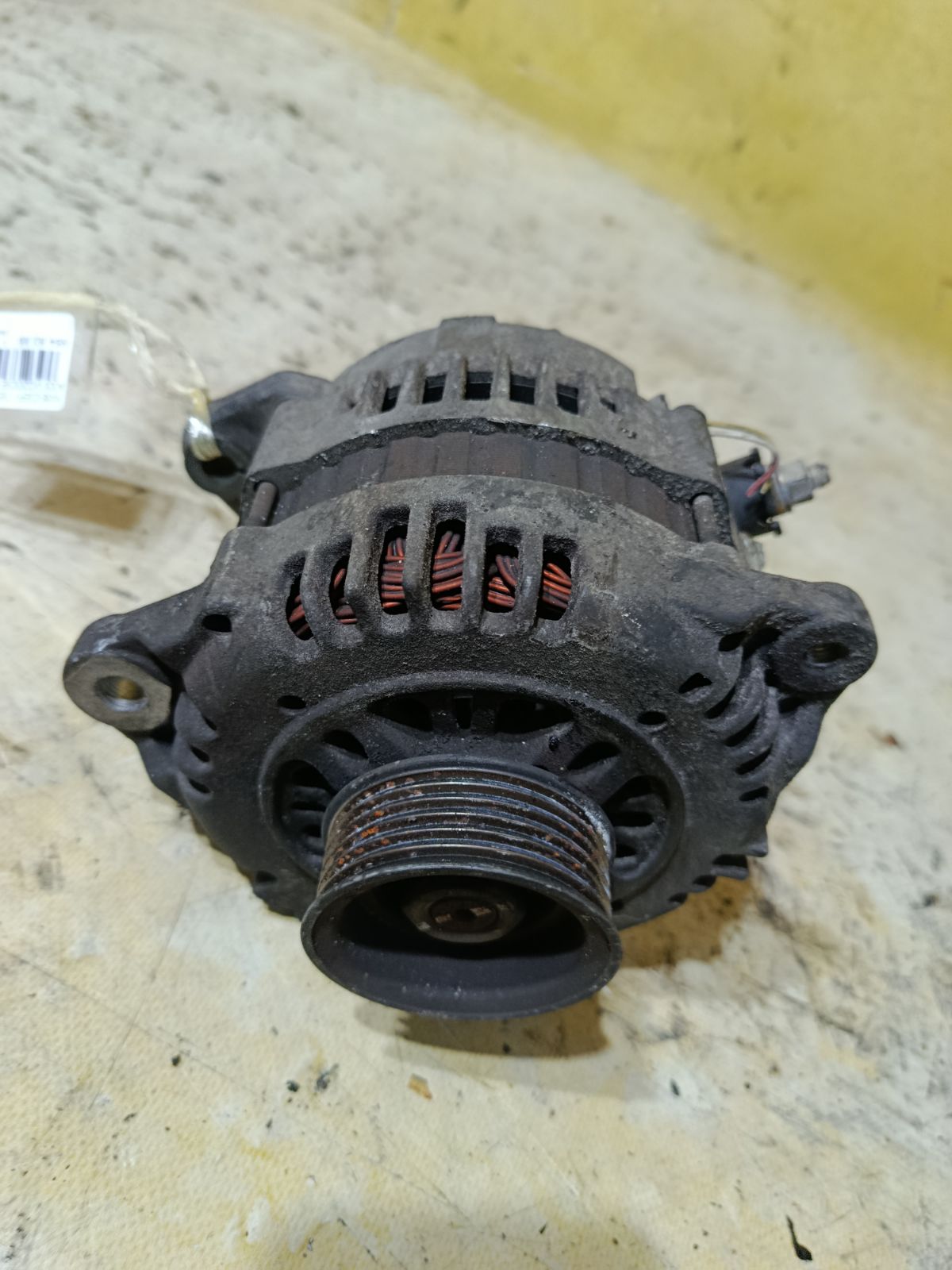 Генератор на Nissan Cefiro A33 VQ20DE Фото 2