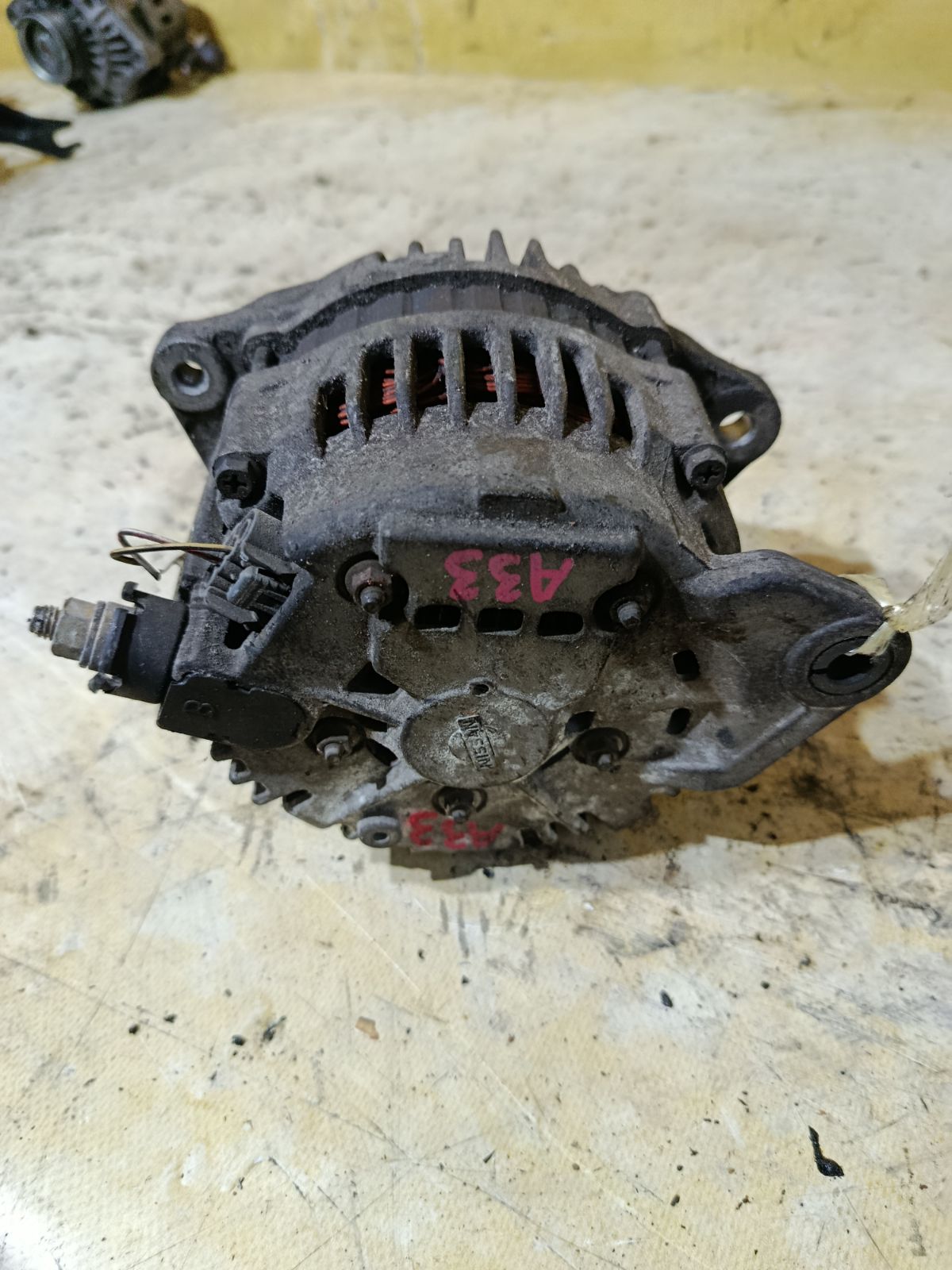 Генератор на Nissan Cefiro A33 VQ20DE Фото 3