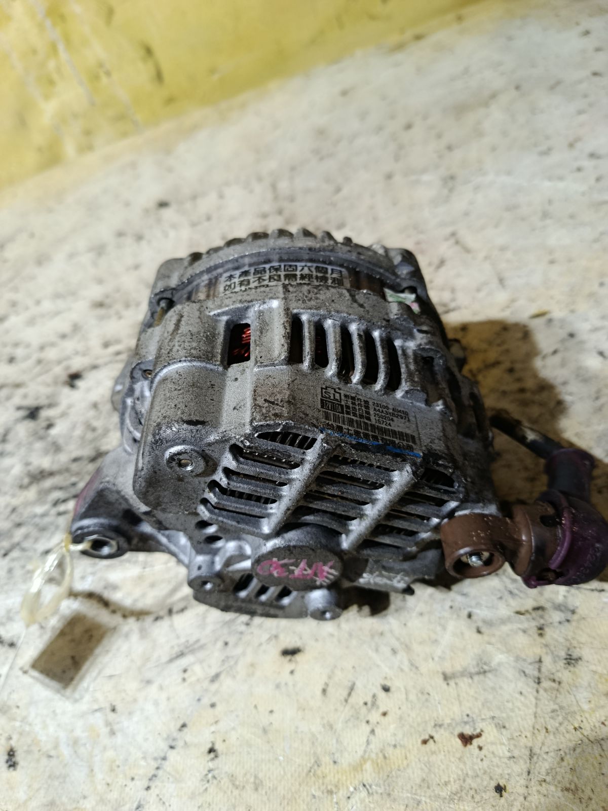 Генератор 23100-AU410 на Nissan X-Trail NT30 QR20DE Фото 3