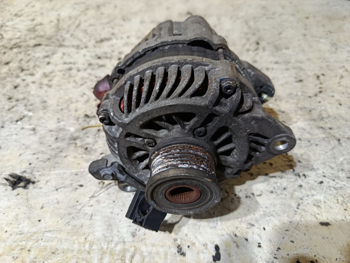 Генератор 23100-2YA00 на Nissan Serena TC24 QR20DE Фото 3