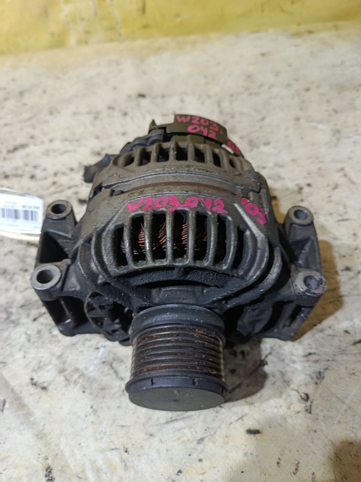 Генератор A2711540802, 0124515088 на Mercedes-Benz C-Class W203.042 271.940 Фото 2