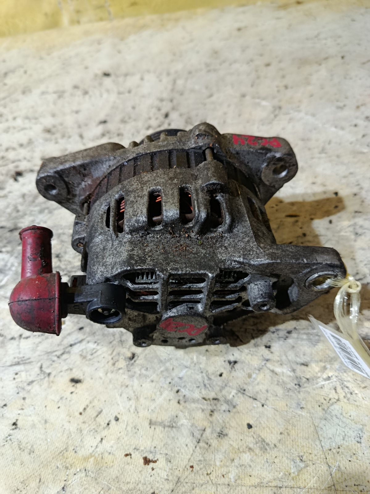 Генератор 23100-4N010 на Nissan Serena PC24 SR20DE Фото 2