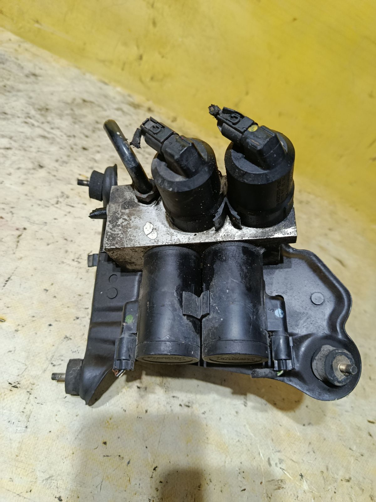 Компрессор подвески A2203200358, A2209970036, A2209970136, A2203270115 на Mercedes-Benz Cl-Class C215 Фото 3