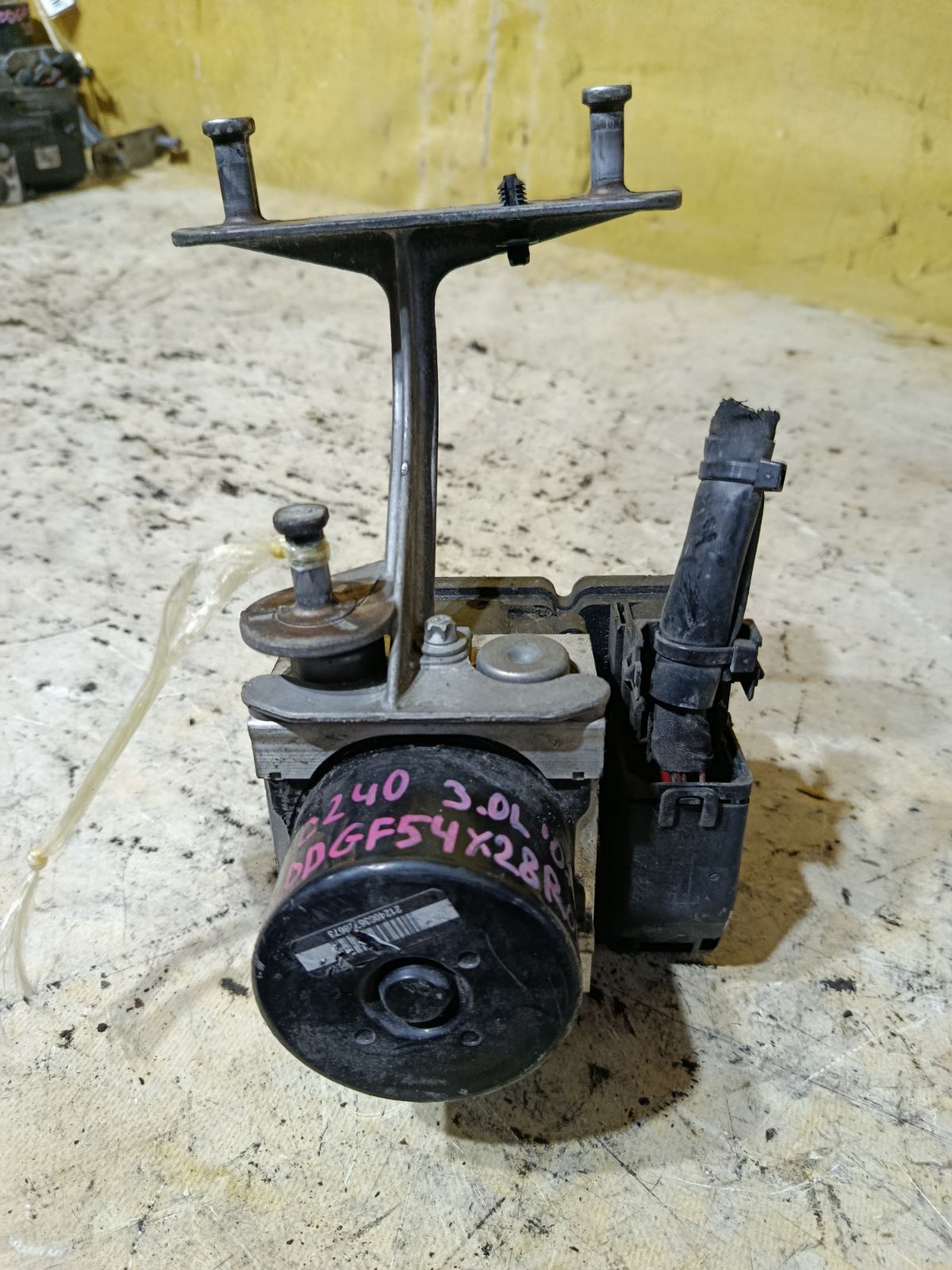 Блок ABS A2045455332, A2044312412 на Mercedes-Benz C-Class W204.054 272.947 Фото 1