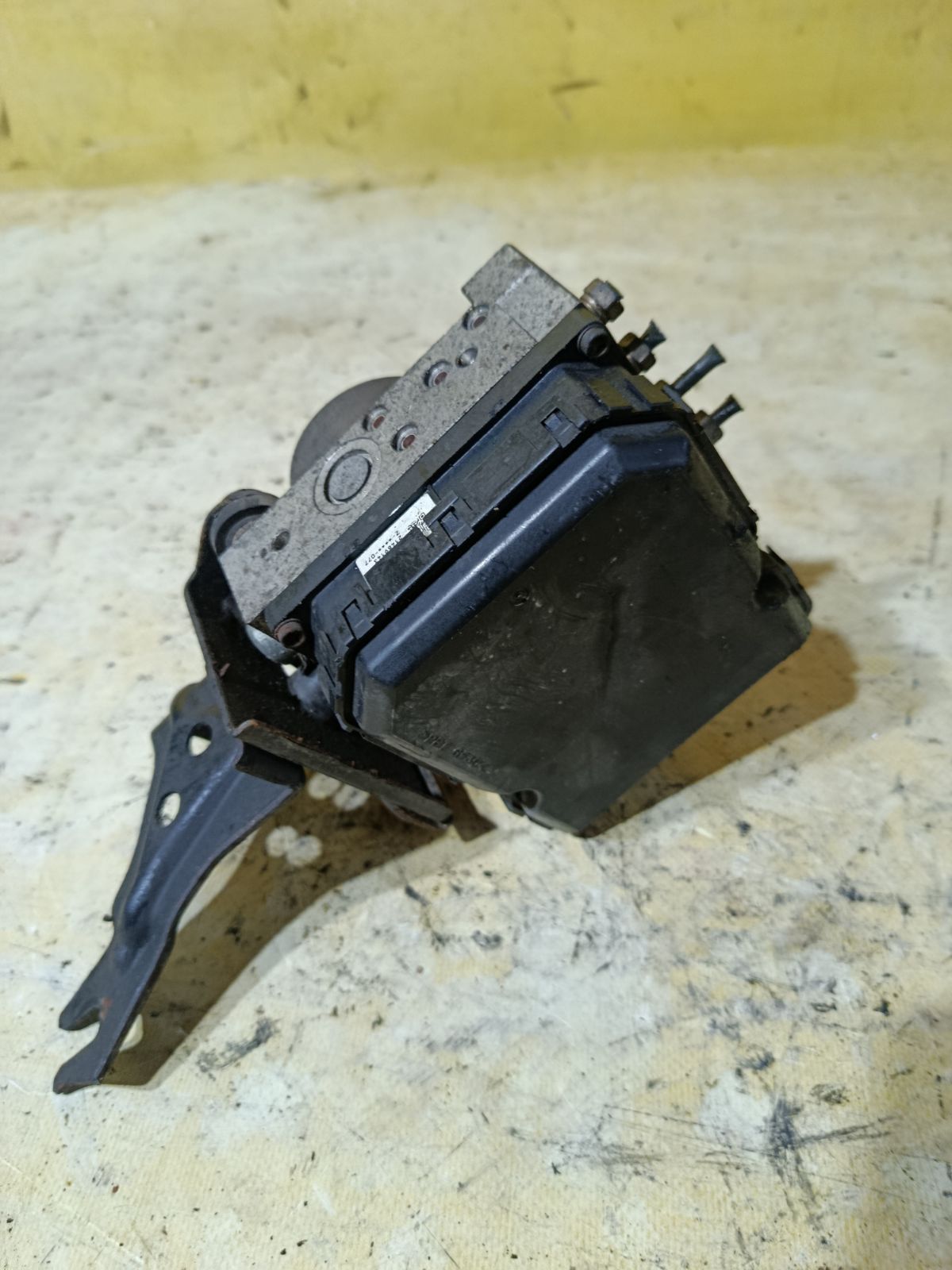 Блок ABS 47660-9Y422 на Nissan Teana J31 VQ23DE Фото 3