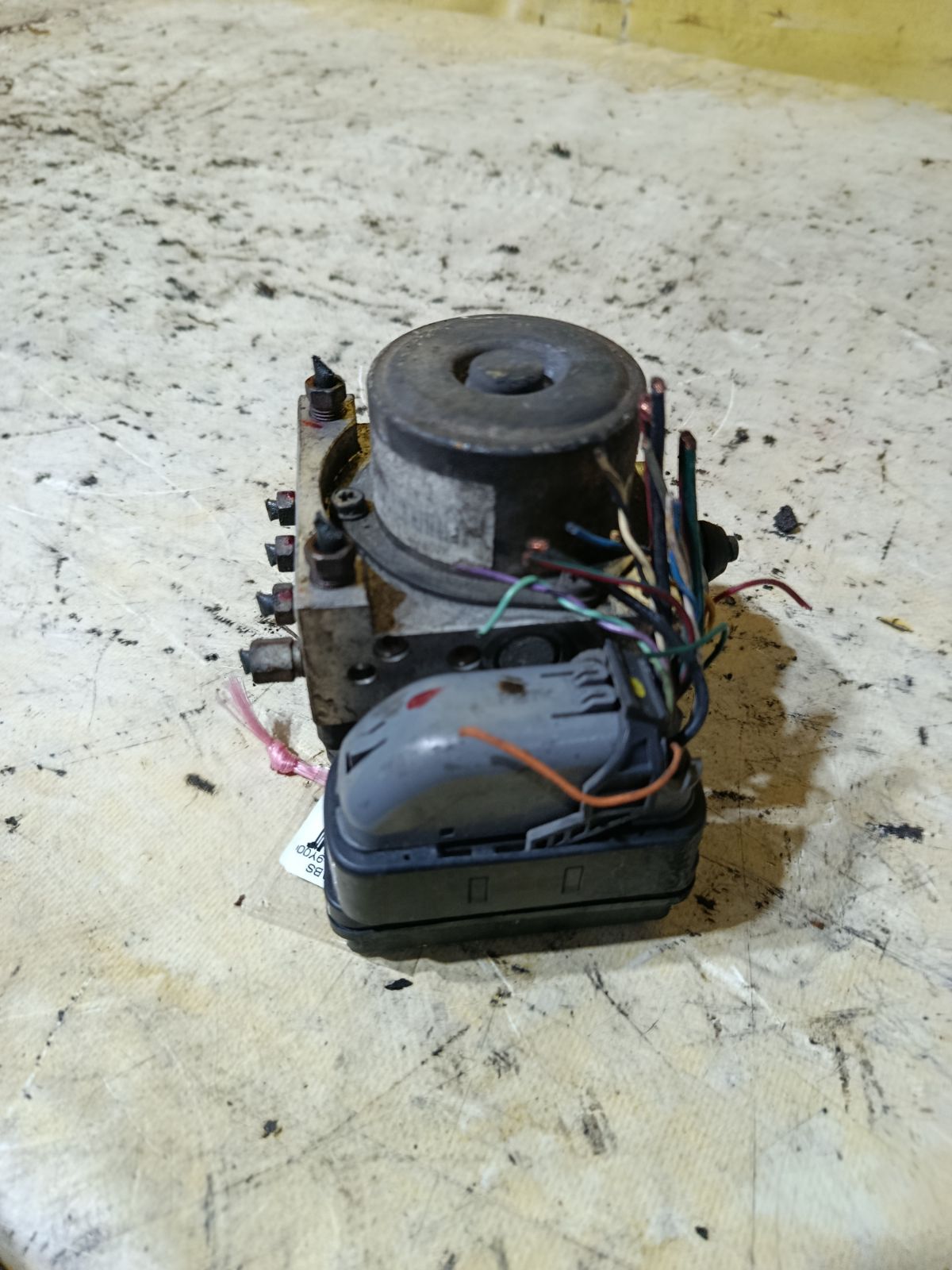 Блок ABS 47660-9Y000 на Nissan Teana J31 VQ23DE Фото 3