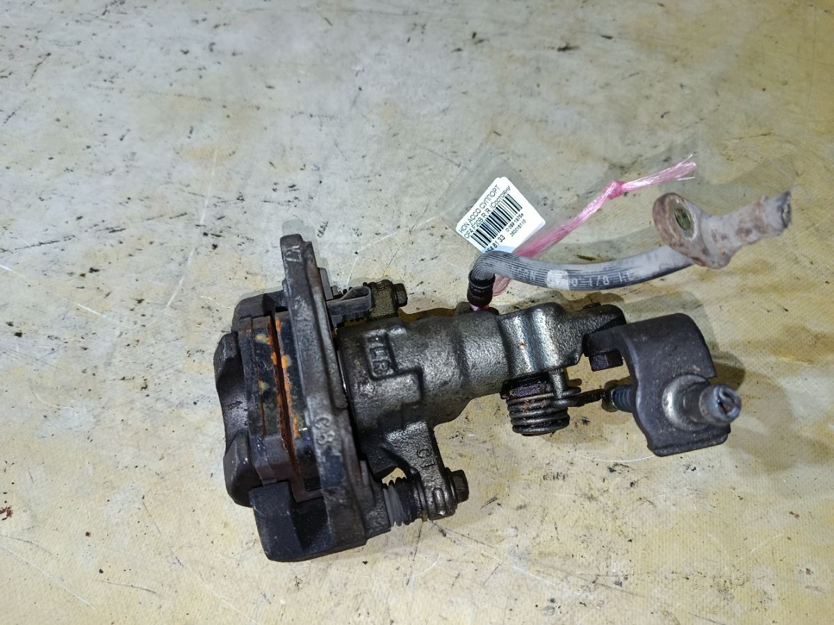 Суппорт на Honda Accord CF4 F20B Фото 2