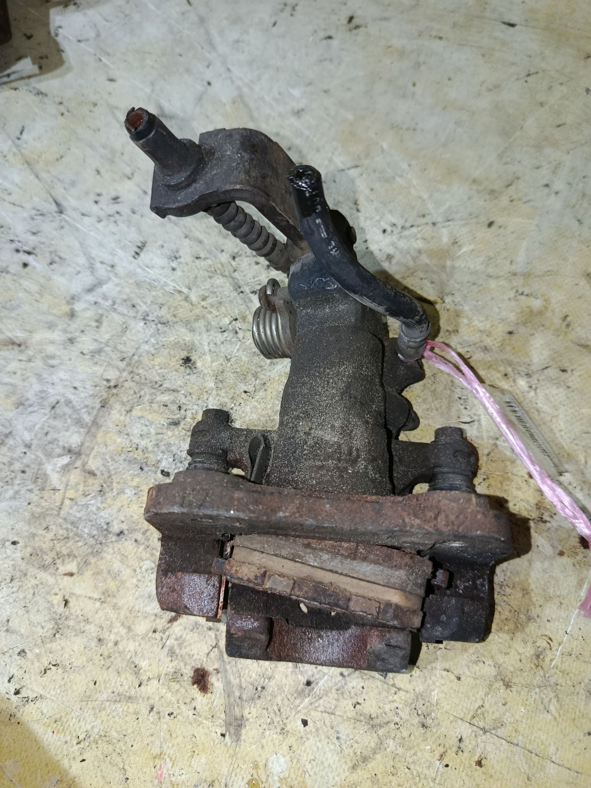 Суппорт на Honda Accord CF4 F20B Фото 2