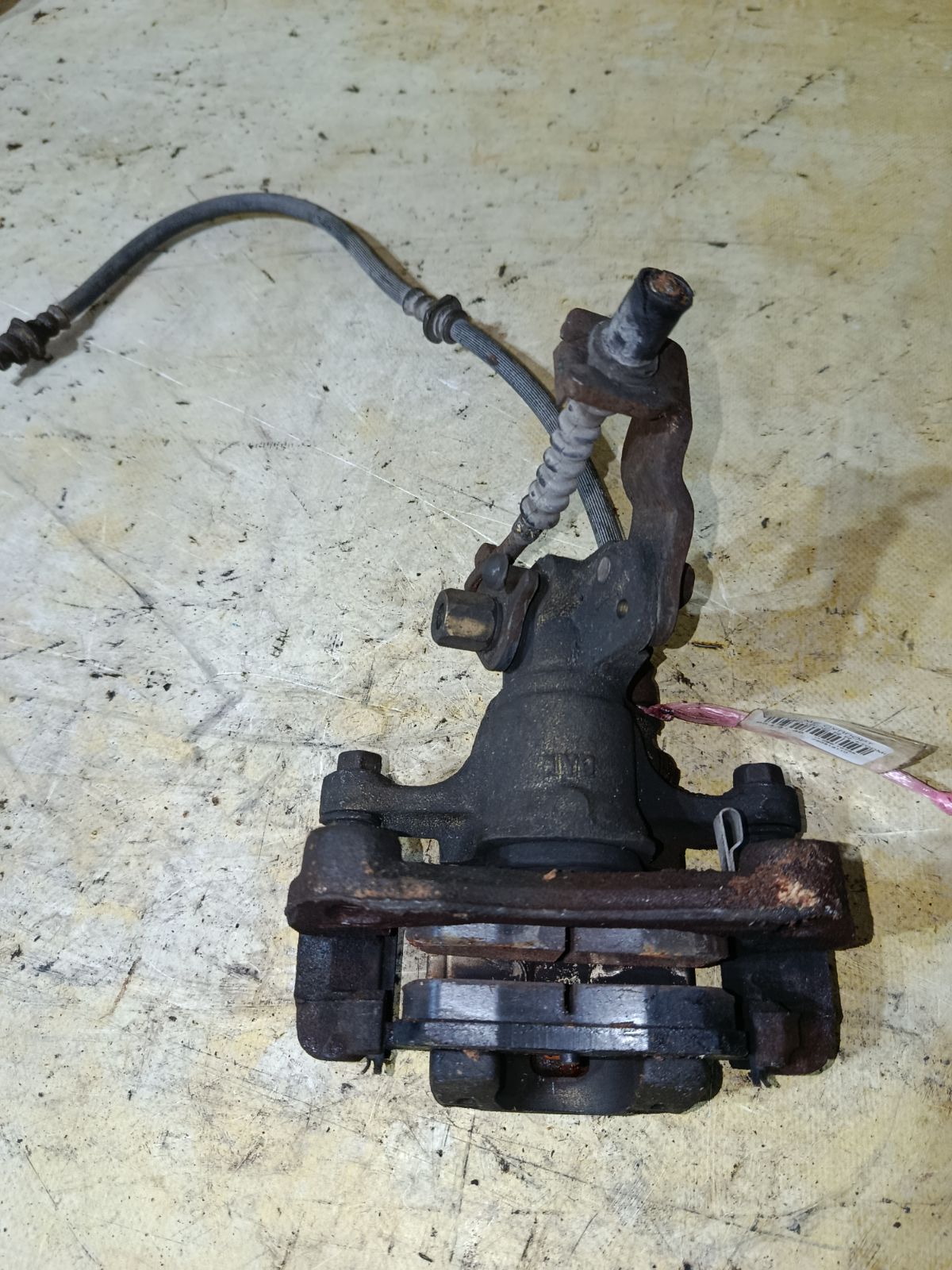 Суппорт на Nissan Almera N16 QG16DE Фото 2