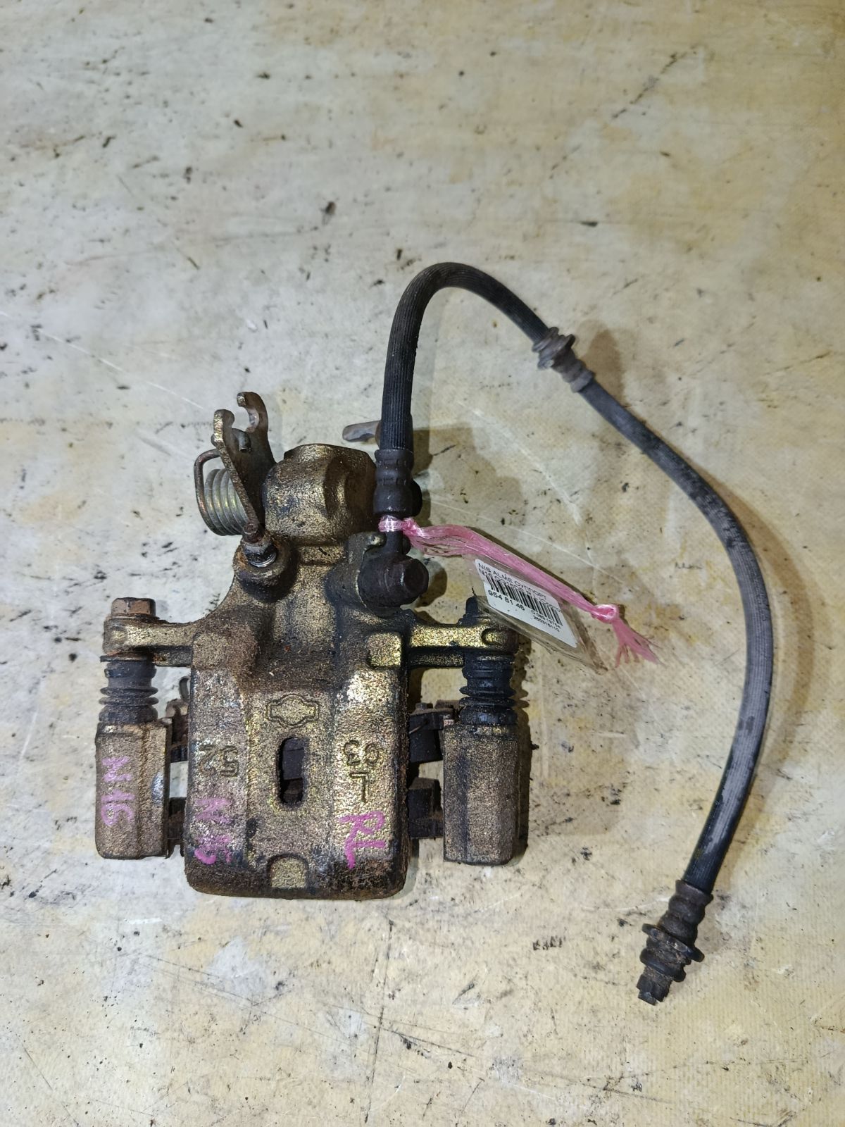 Суппорт на Nissan Almera N16 QG16DE Фото 1