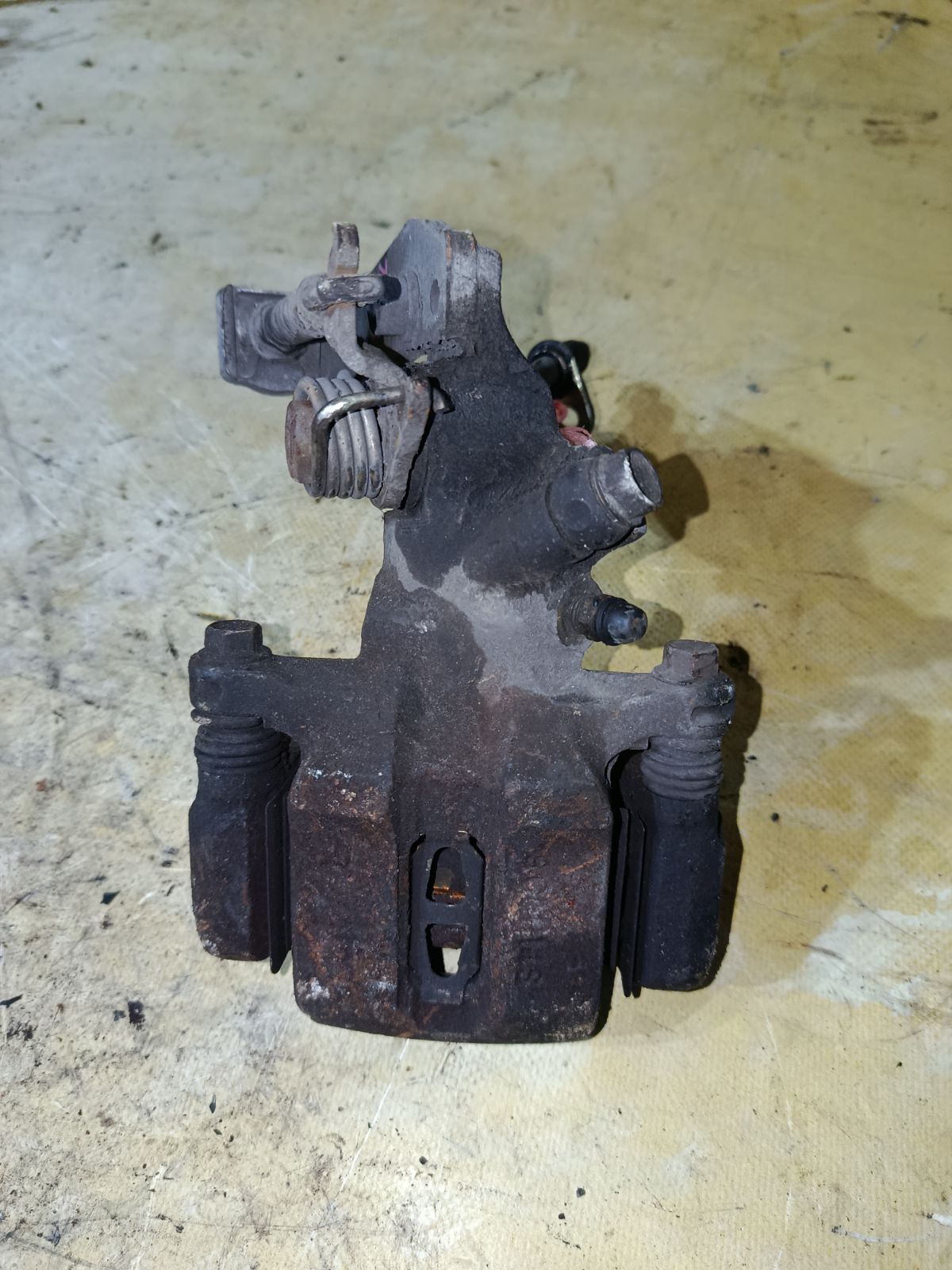 Суппорт на Honda Accord CF4 F20B Фото 1