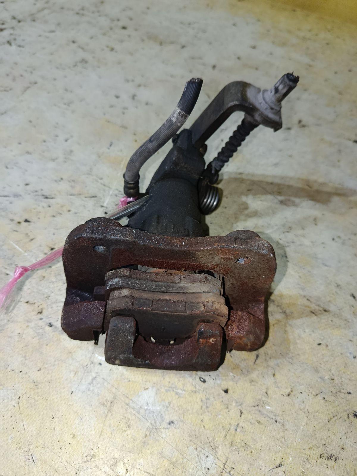 Суппорт на Honda Accord CF4 F20B Фото 2