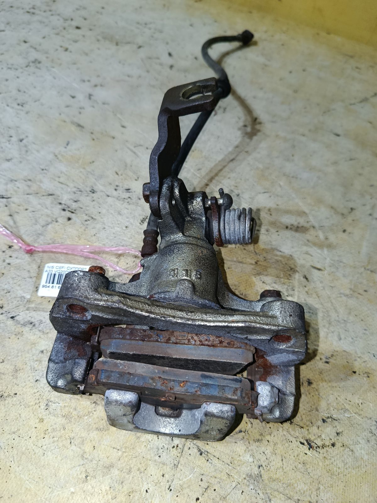 Суппорт на Nissan Cefiro A33 VQ20DE Фото 2