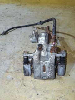 Суппорт на Nissan Cefiro A33 VQ20DE, Заднее Левое расположение