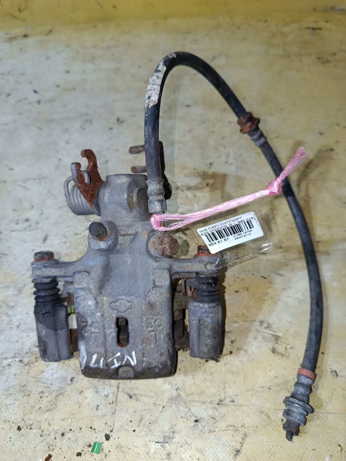 Суппорт на Nissan Cefiro A33 VQ20DE Фото 1