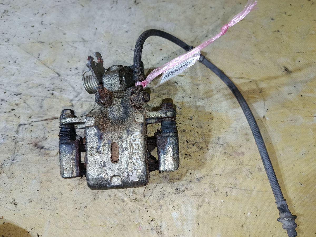 Суппорт на Nissan Cefiro A33 VQ20DE Фото 1