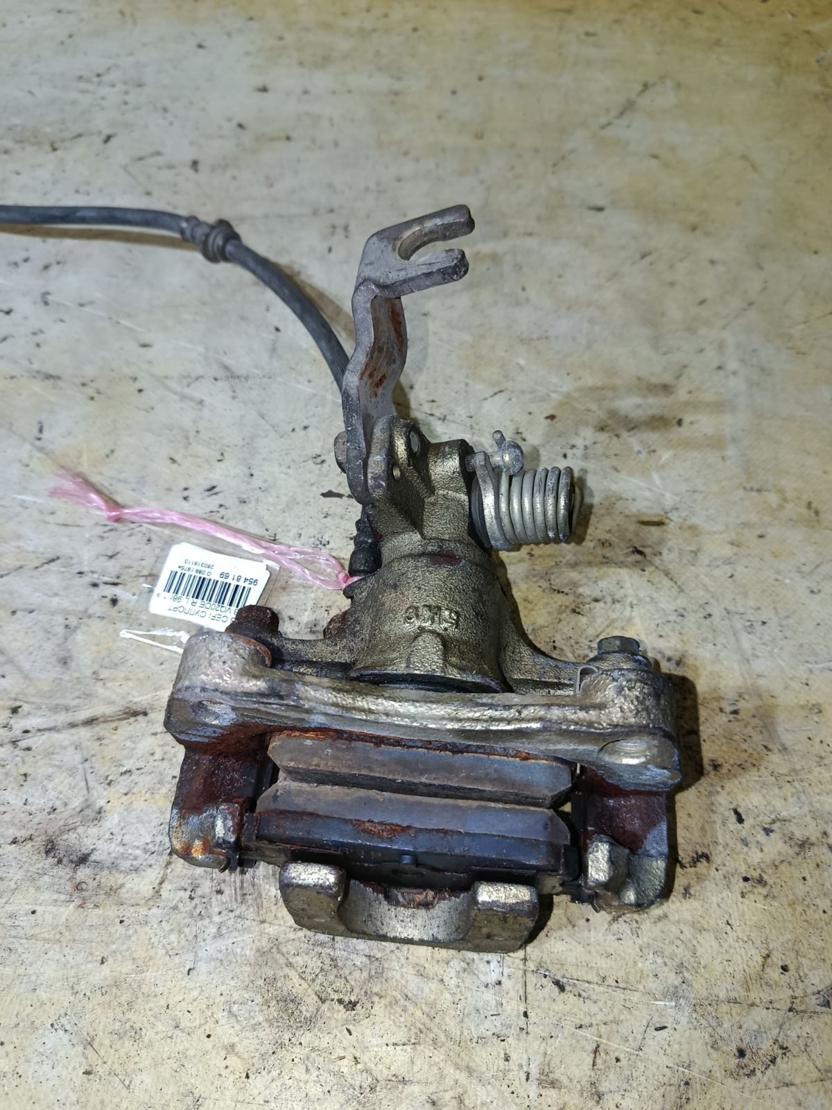 Суппорт на Nissan Cefiro A33 VQ20DE Фото 2