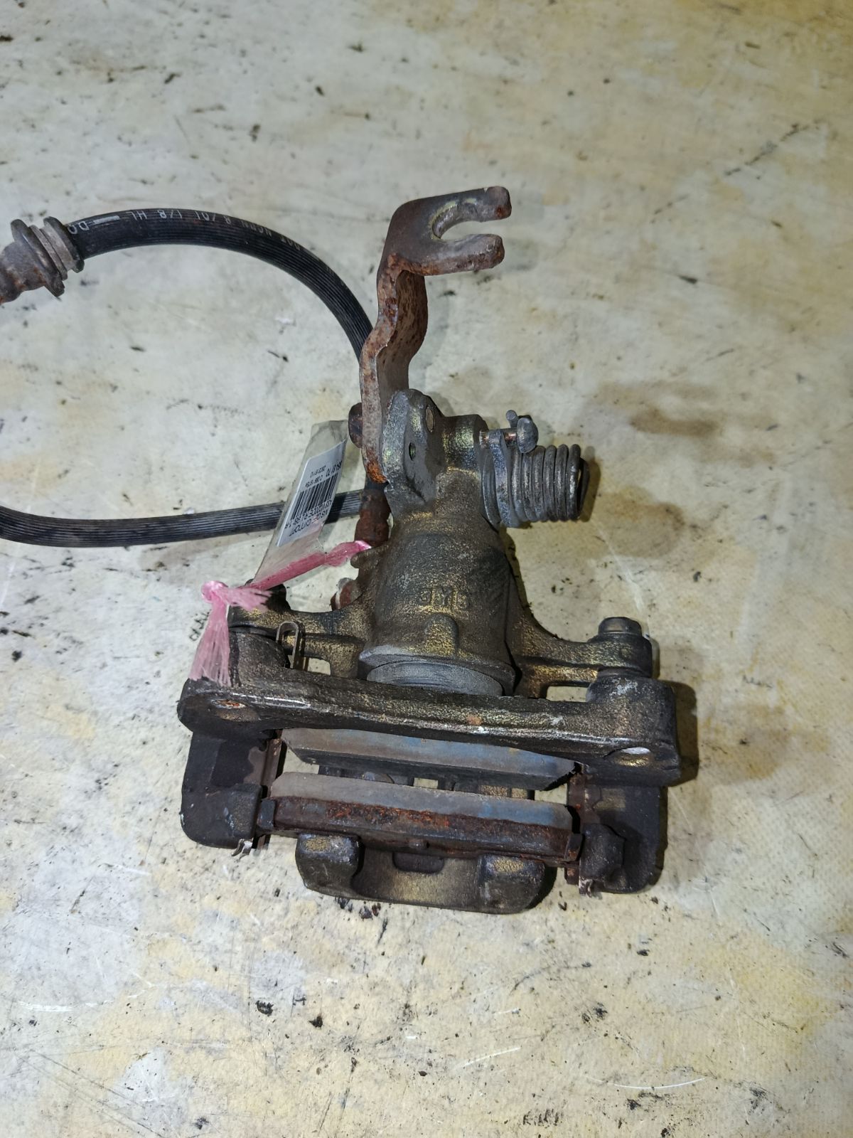 Суппорт на Nissan Cefiro A33 VQ20DE Фото 2