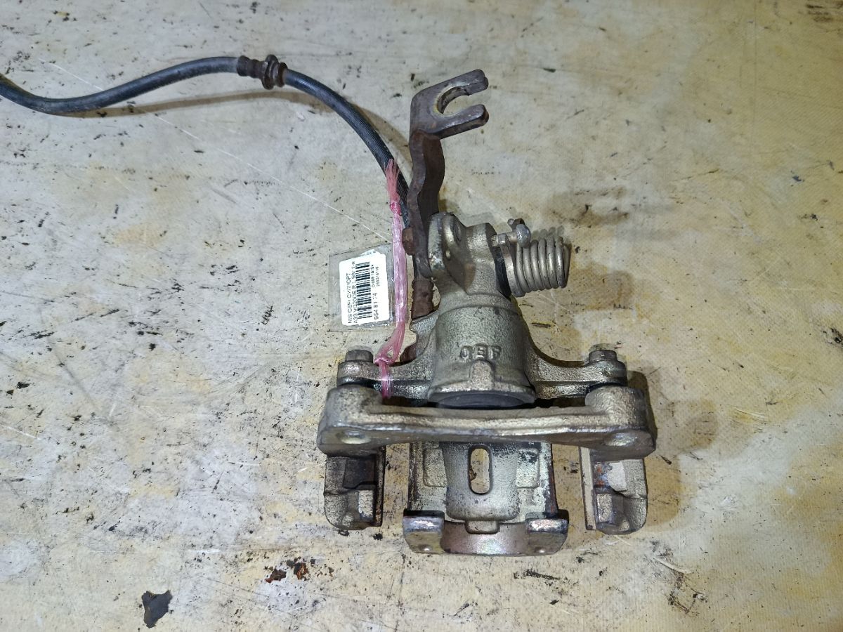 Суппорт на Nissan Cefiro A33 VQ20DE Фото 2