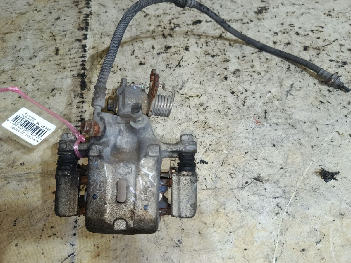 Суппорт на Nissan Cefiro A33 VQ20DE Фото 1