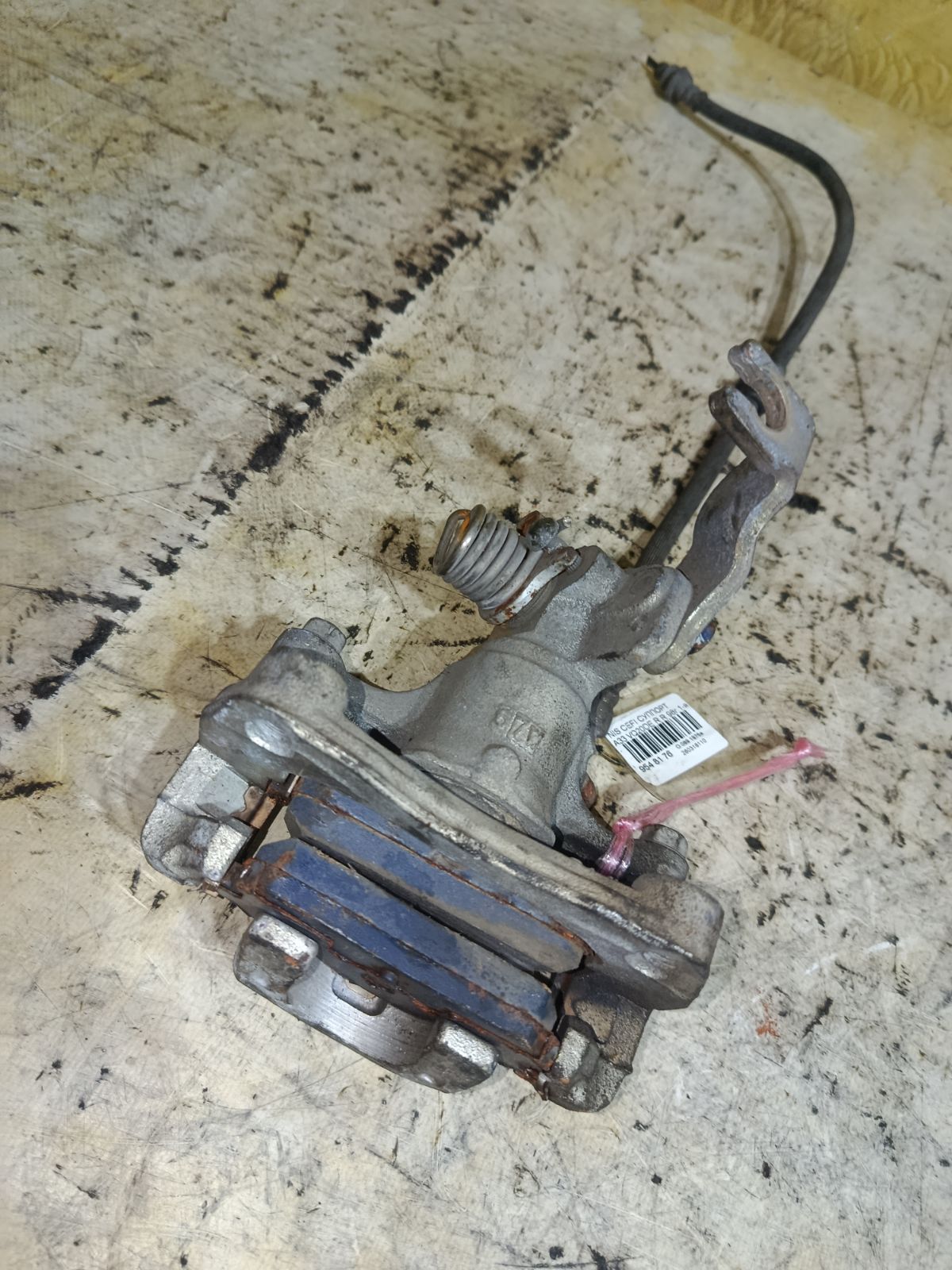 Суппорт на Nissan Cefiro A33 VQ20DE Фото 2