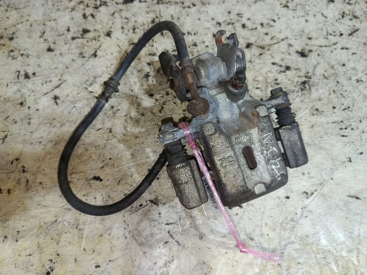 Суппорт на Nissan Cefiro A33 VQ20DE Фото 1