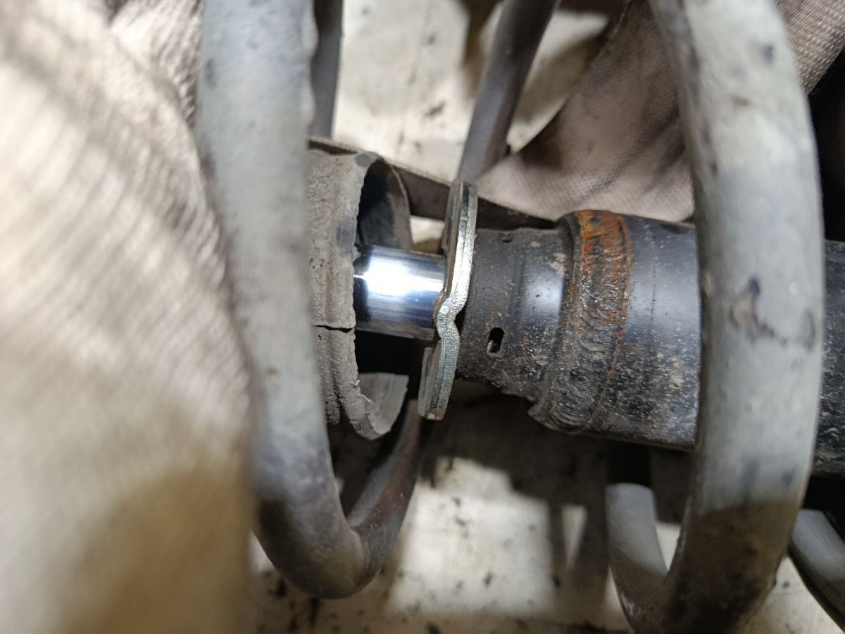 Стойка амортизатора на Mazda Premacy CP8W FP-DE Фото 2