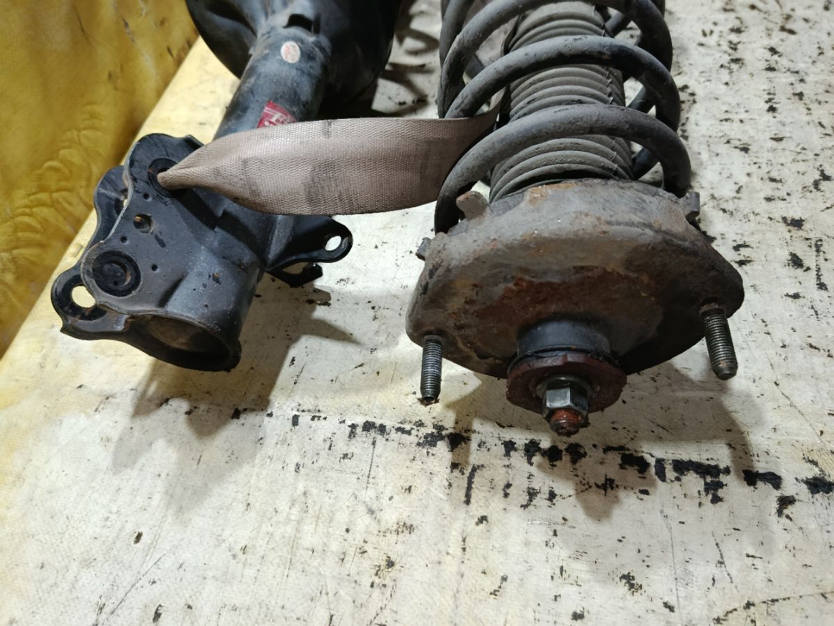 Стойка амортизатора на Mazda Premacy CP8W FP-DE Фото 4