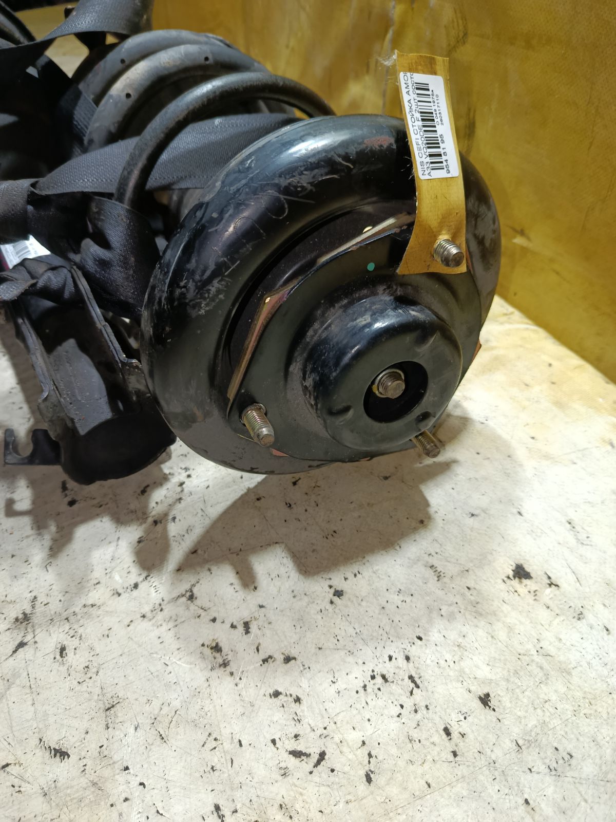 Стойка амортизатора на Nissan Cefiro A33 VQ20DE Фото 5