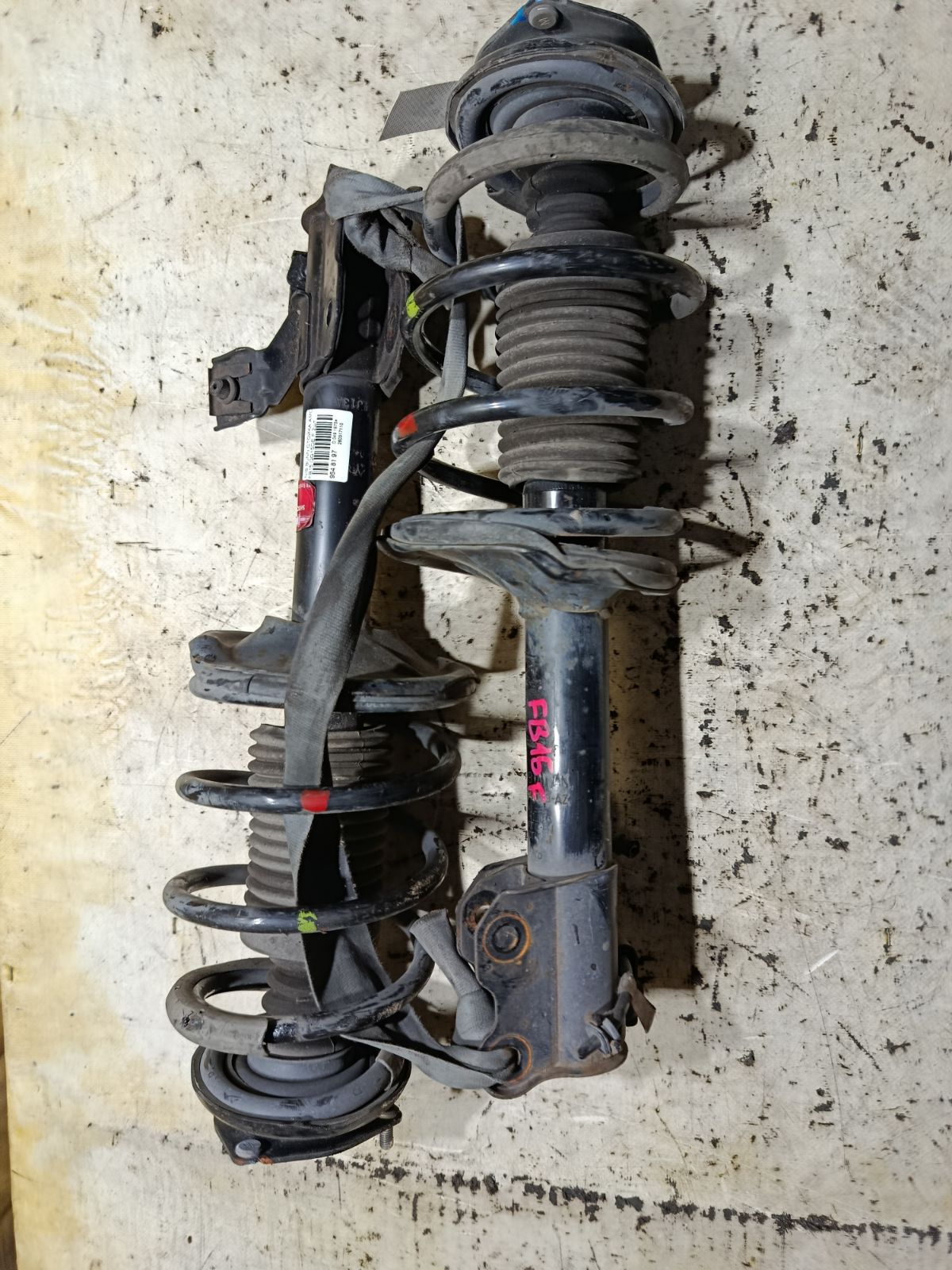 Стойка амортизатора на Nissan Sunny FB15 QG15DE Фото 1
