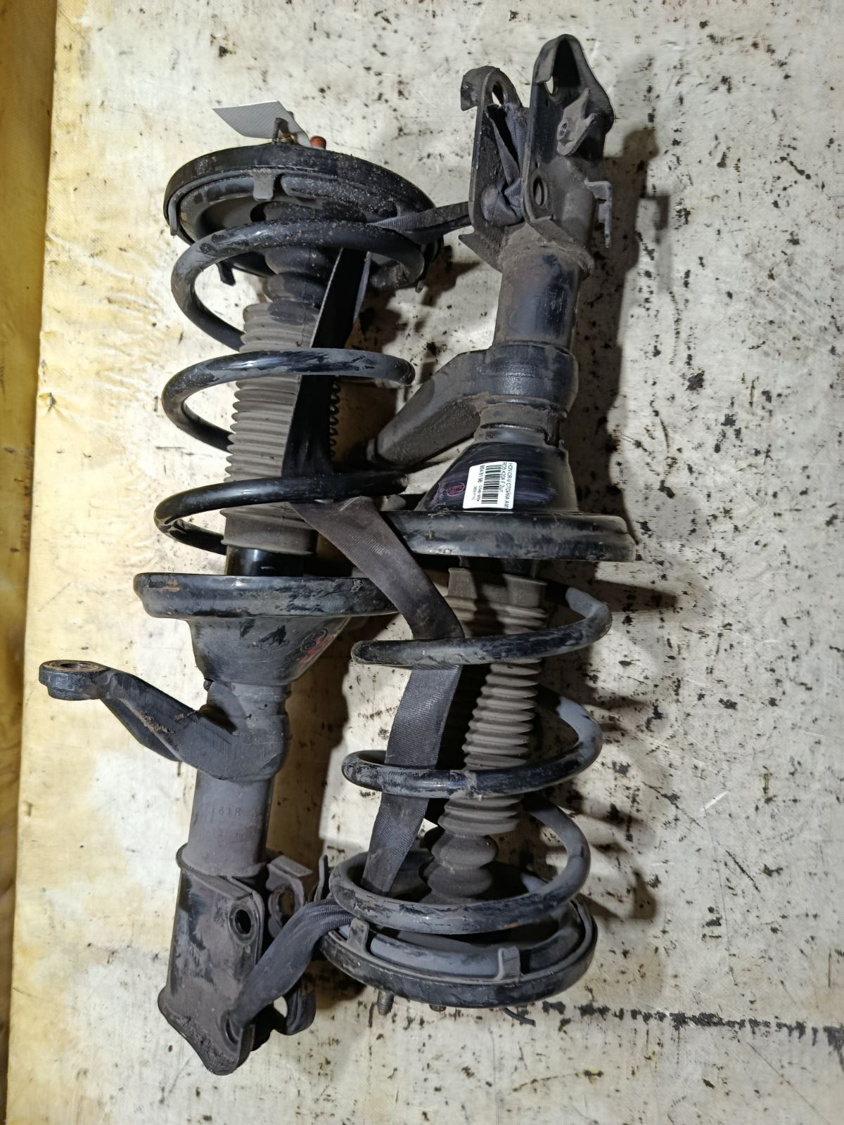 Стойка амортизатора на Honda Cr-V RD5 K20A Фото 1