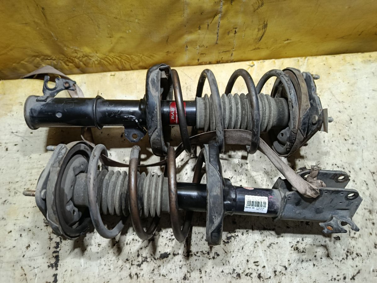 Стойка амортизатора на Mazda Premacy CP8W FP-DE Фото 1