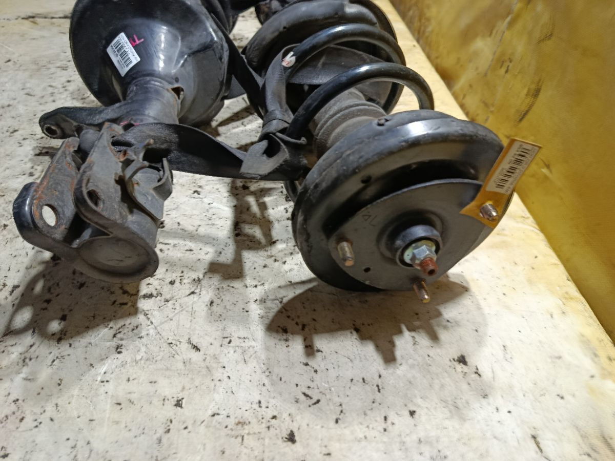 Стойка амортизатора на Honda Cr-V RD5 K20A Фото 5