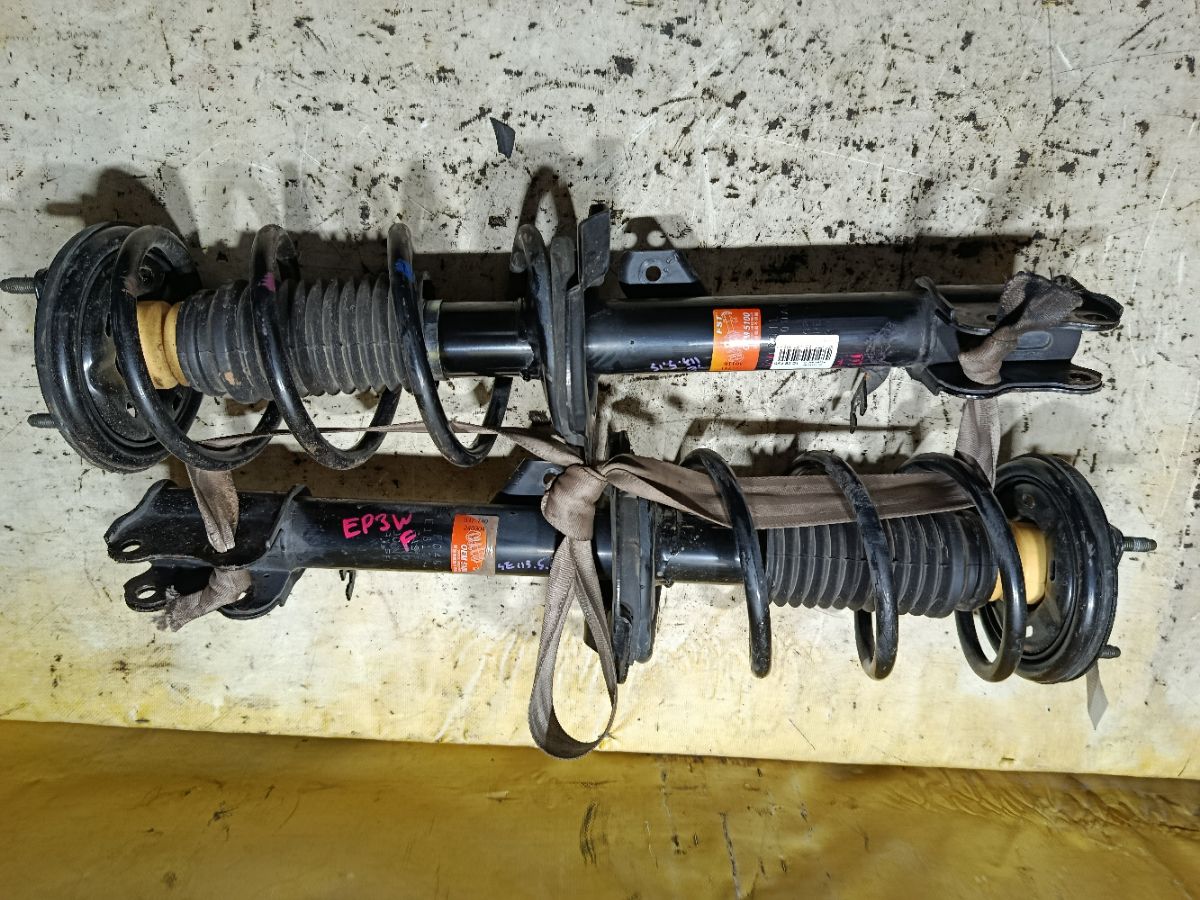 Стойка амортизатора на Mazda Tribute EP3W L3 Фото 1