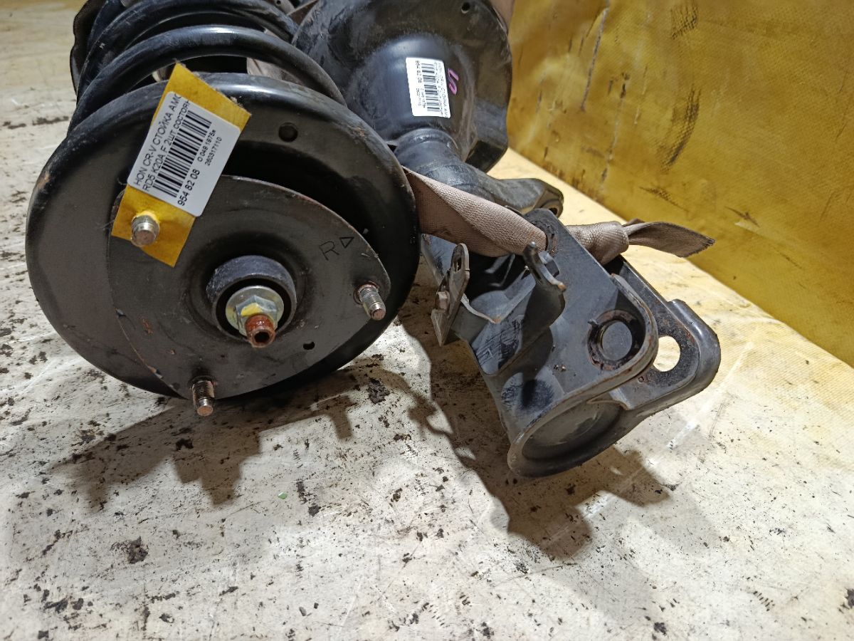 Стойка амортизатора на Honda Cr-V RD5 K20A Фото 3