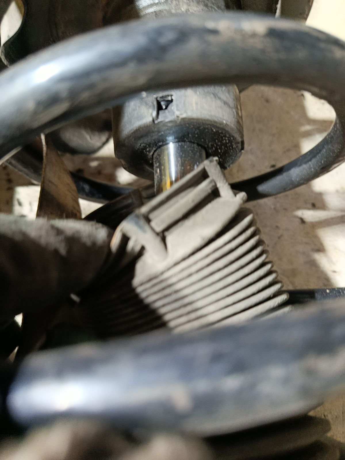 Стойка амортизатора на Ford Mondeo 4 Фото 3