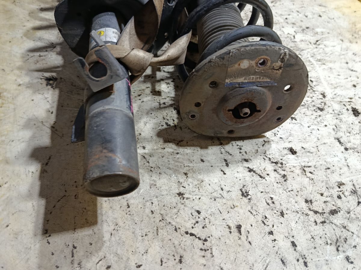 Стойка амортизатора на Ford Mondeo 4 Фото 5