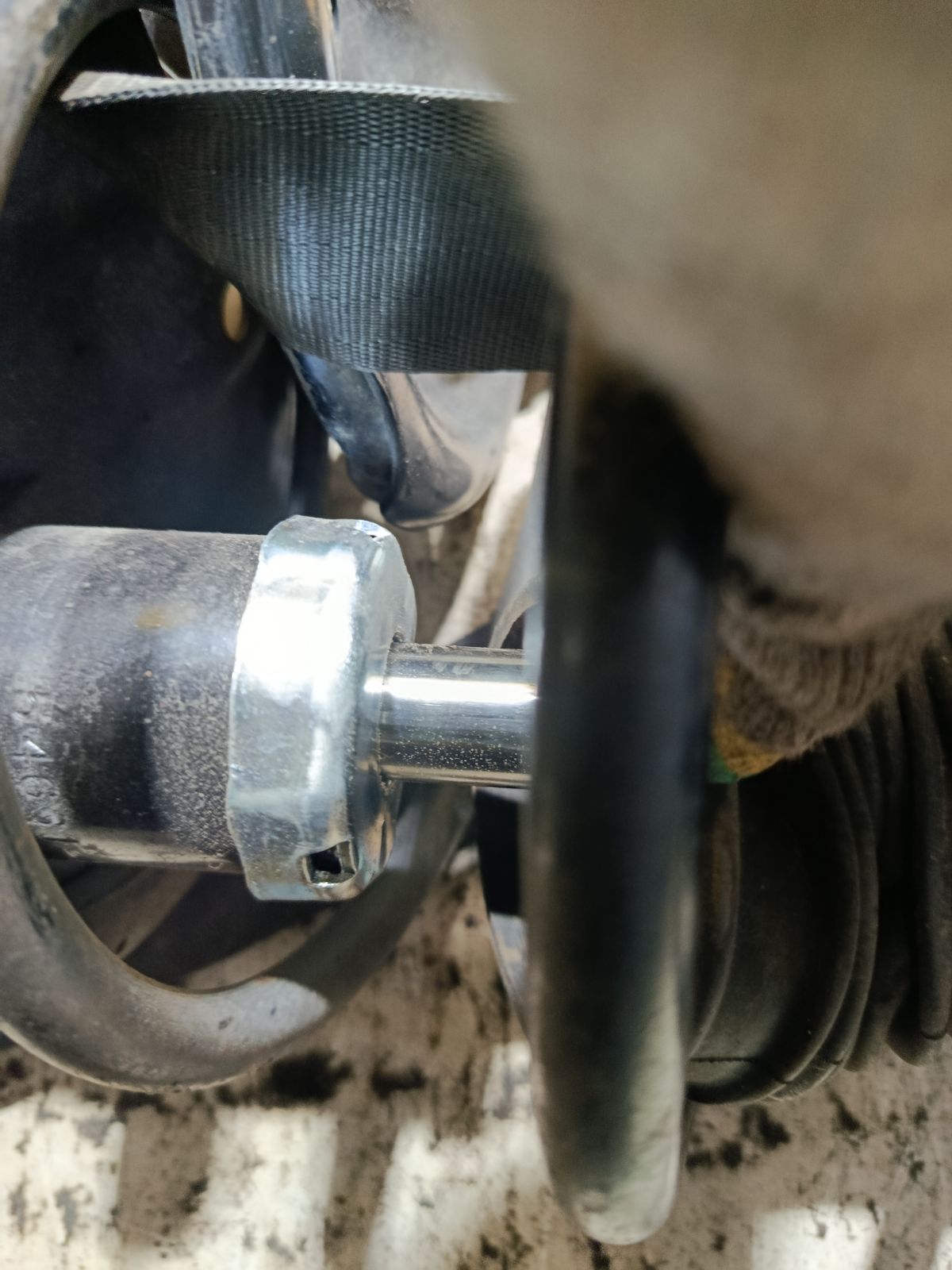 Стойка амортизатора 54661-2L200, 54651-2L200 на Hyundai I30 FD G4FC Фото 2