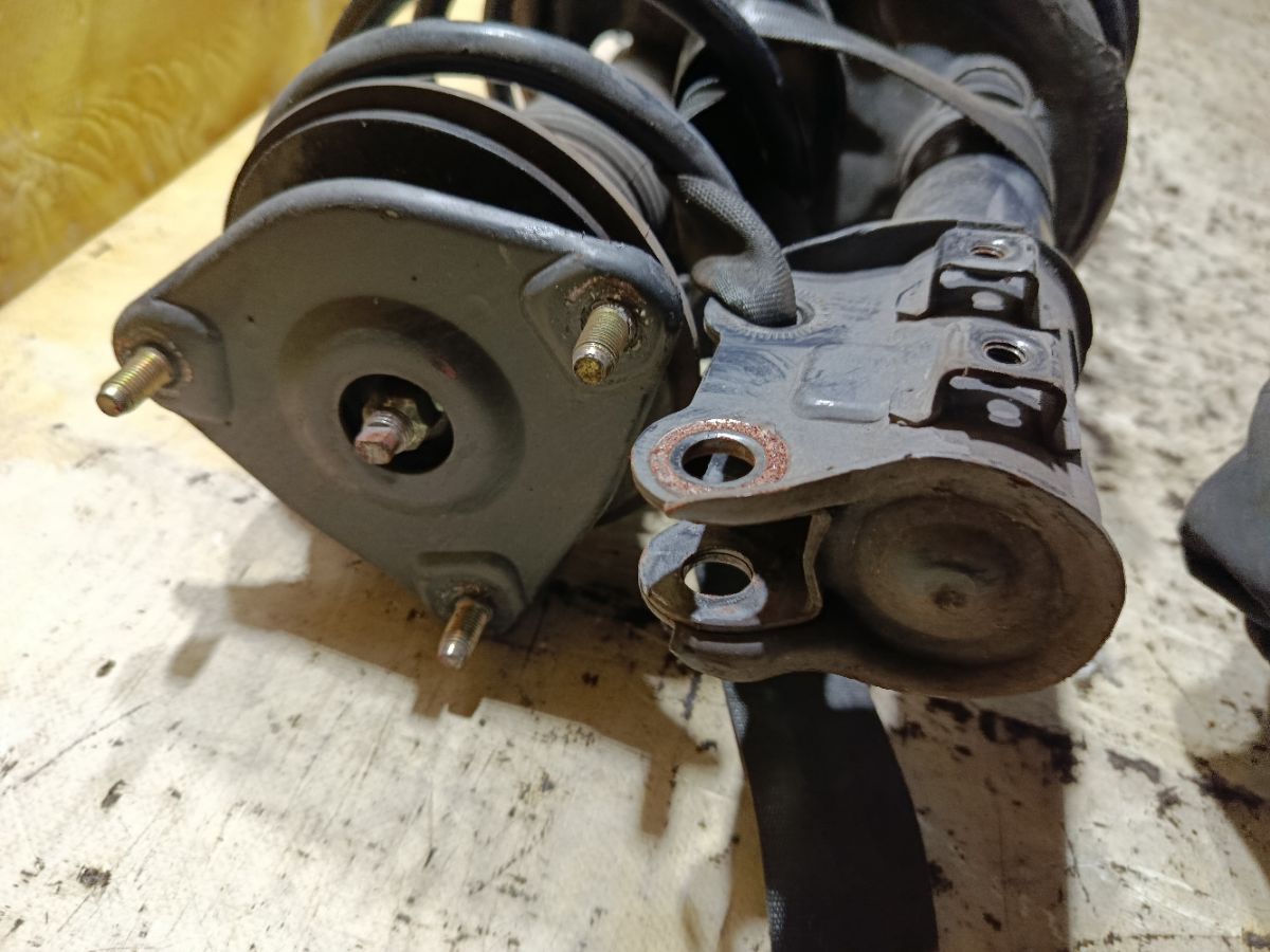 Стойка амортизатора 54661-2L200, 54651-2L200 на Hyundai I30 FD G4FC Фото 4