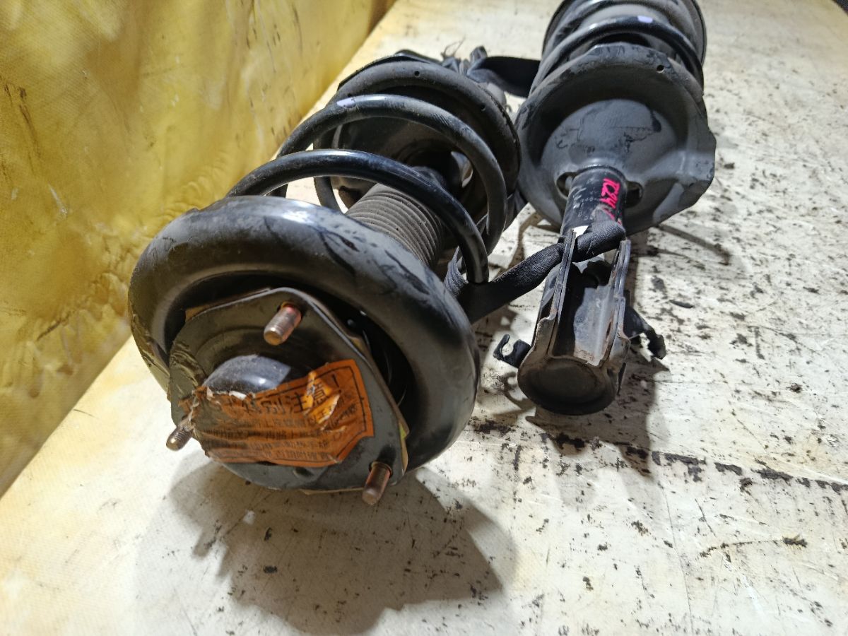 Стойка амортизатора на Nissan Serena TC24 QR20DE Фото 4